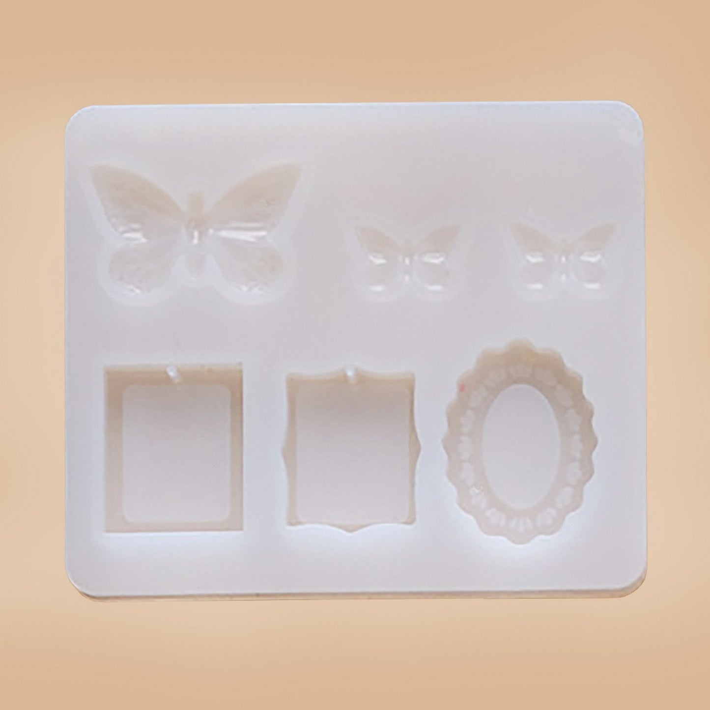 Material: Plastic. Pack Contain 1 Clock Battery box holder